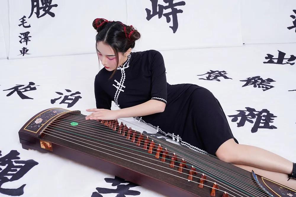 娄艺潇最好听的三首音乐,娄艺潇弹古筝的视频