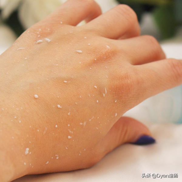 骆驼奶防护隔离霜用了搓泥怎么办,涂隔离霜或防晒霜时搓泥怎么回事