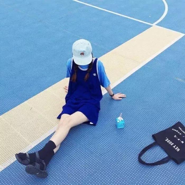 女生背影头像动漫唯美多人闺蜜,超好看闺蜜头像女多人