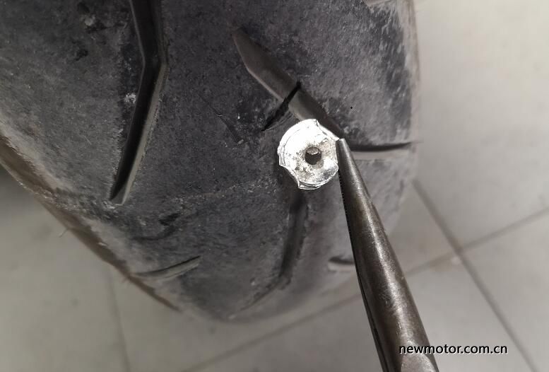 速腾更换轮胎注意事项,机动车轮胎更换注意事项