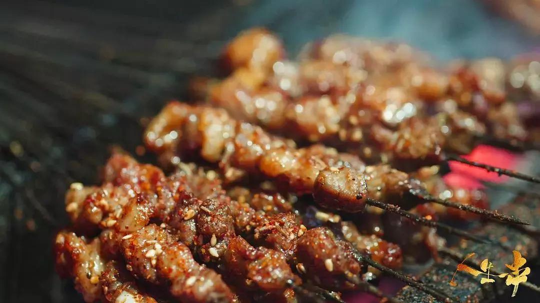 为什么烧烤大排档吸引人,广州的烧烤路边摊为什么好少