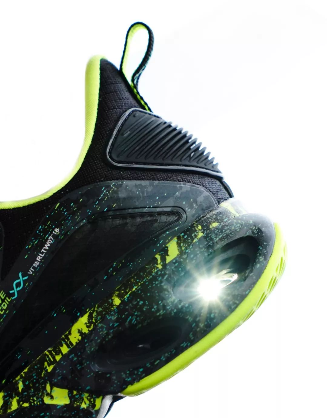 特步缓震旋9.0脚感,最快的缓震跑鞋特步