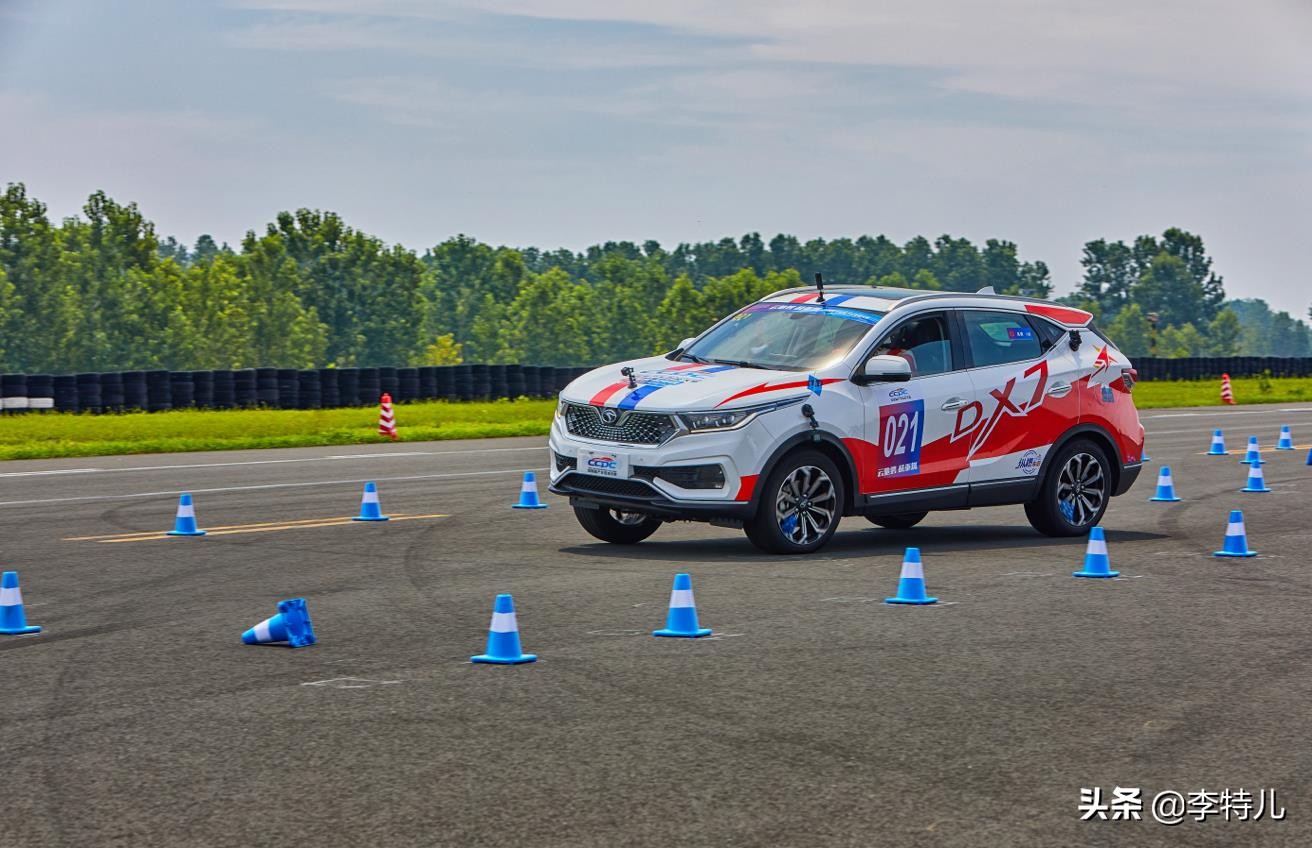 抢先试驾东南dx7,东南dx7星跃顶配