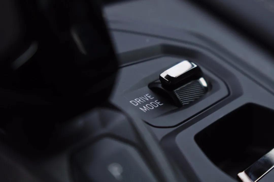 最新款领克01驾驶体验,领克01探界者怎么选