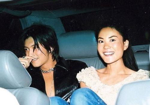 曝谢霆锋与妹妹冷战 (谢霆锋和妹妹冷战完整版)