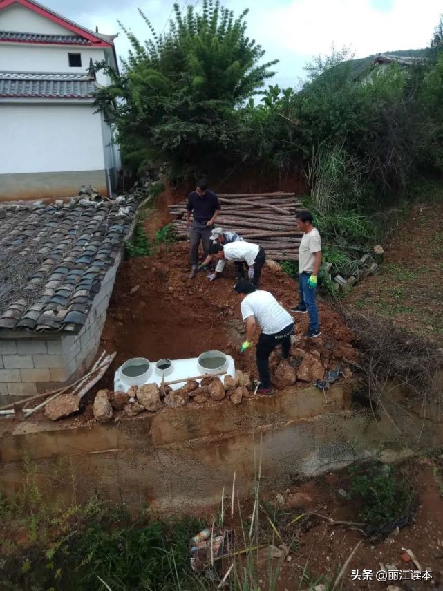 家中的黑脸父亲，村里的笑脸杨哥，这个迷彩大哥原来还会“变脸”