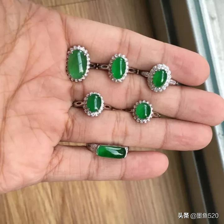 左右手翡翠戒指的戴法及含义