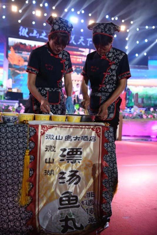 大美微山湖风情荷花节,微山第三十届荷花节湿地嘉年华