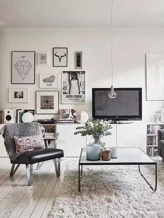 客厅可以有电视，但不该成为主角，它们可以摆成这样