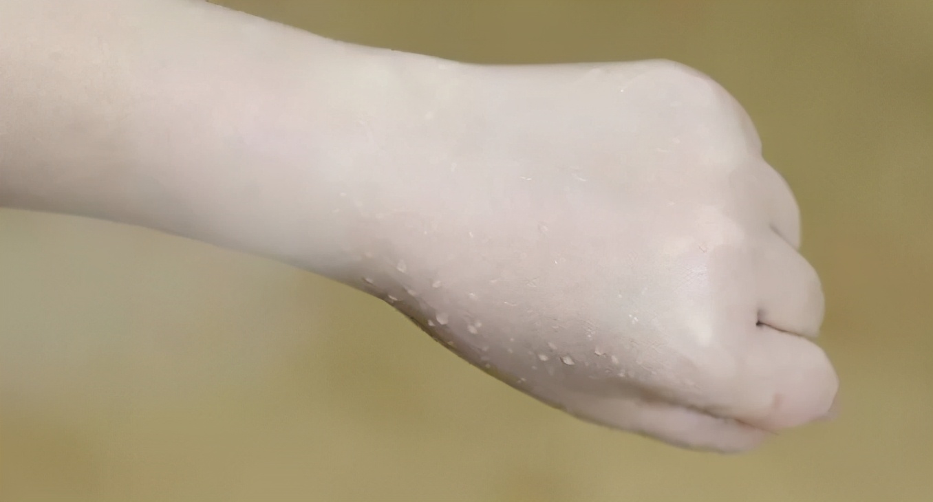 明星推荐的防晒喷雾哪个有用,明星推荐防晒喷雾美白