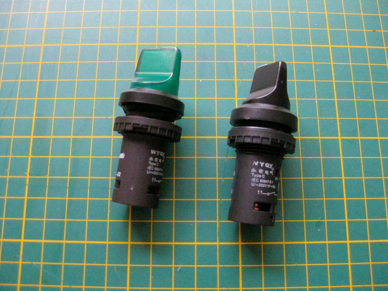 为书房DIY一台简易功放,机箱采用铝塑板自己制作,简约又好声