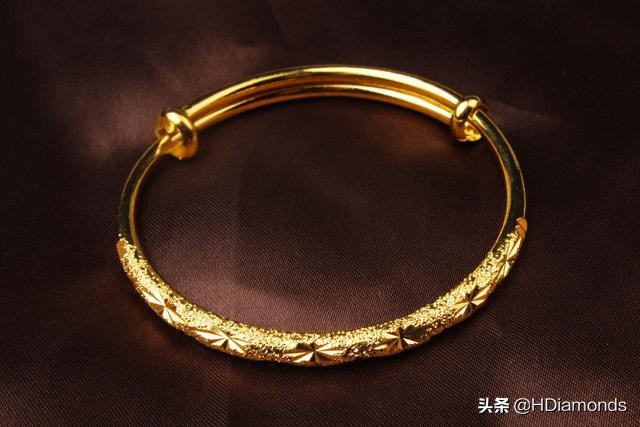 花大价钱买的黄金手镯长斑了，要去退掉吗？