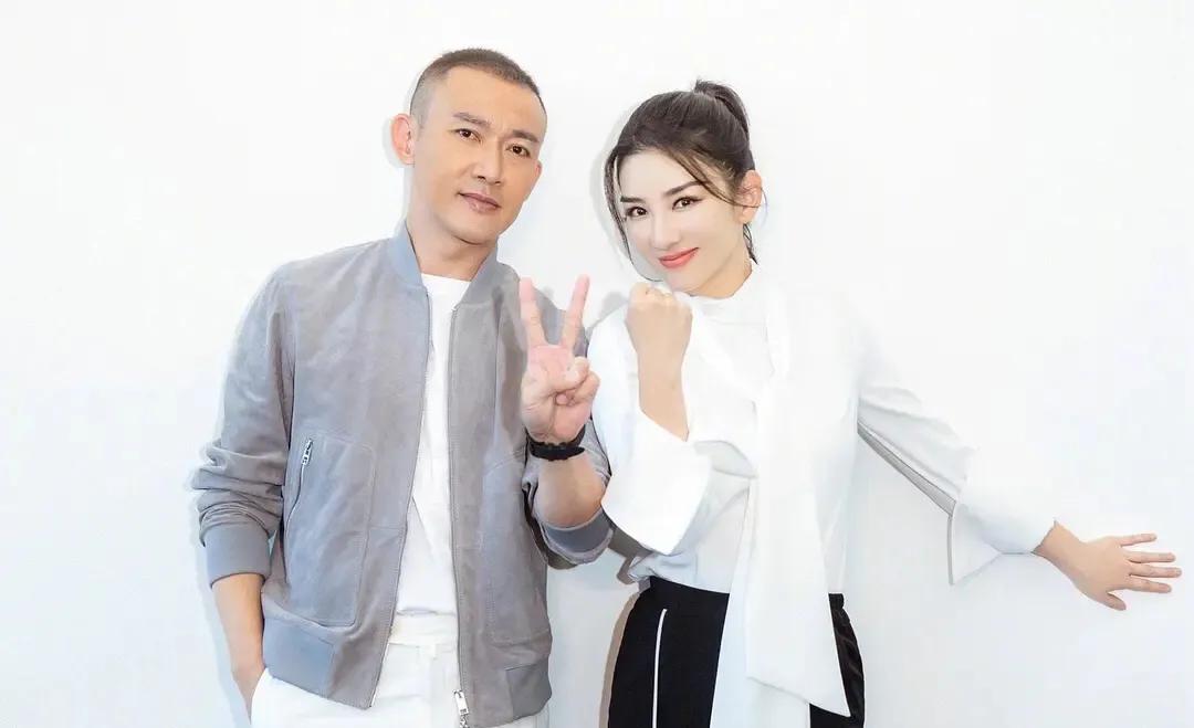 娱乐圈cp甜蜜细节,盘点周五夜放克甜蜜的cp