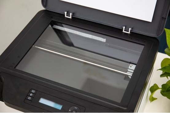 惠普lasermfp136wm打印机怎样使用,惠普136w激光打印机开箱教学