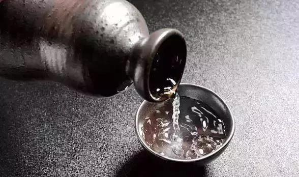 为什么是春风送暖入屠苏,屠苏春风送暖入屠苏屠苏指的是