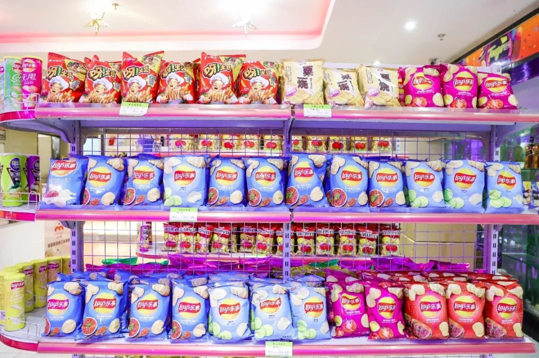 shou家自带食材的火锅店，开在KTV里，人均10+元