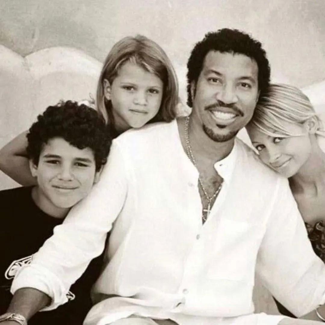 包神日记丨为中古带货,这个荷里活巨星家族是认真的