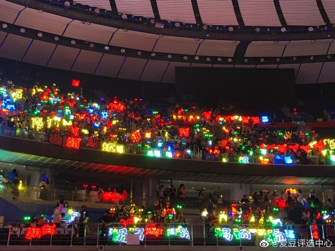 应援棒为什么都那么贵,一根应援棒能赚多少钱