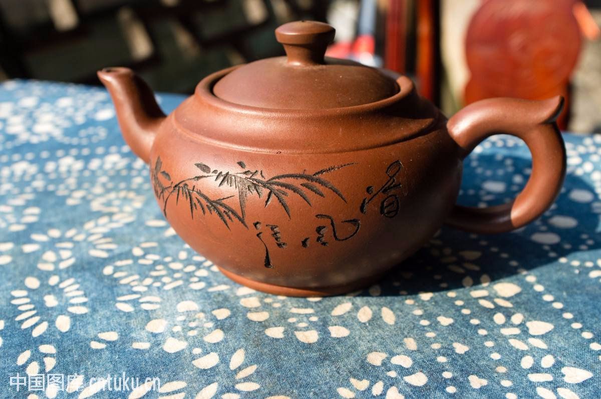 绿色紫砂壶怎么鉴别真伪,金鼎商标紫砂壶的真伪