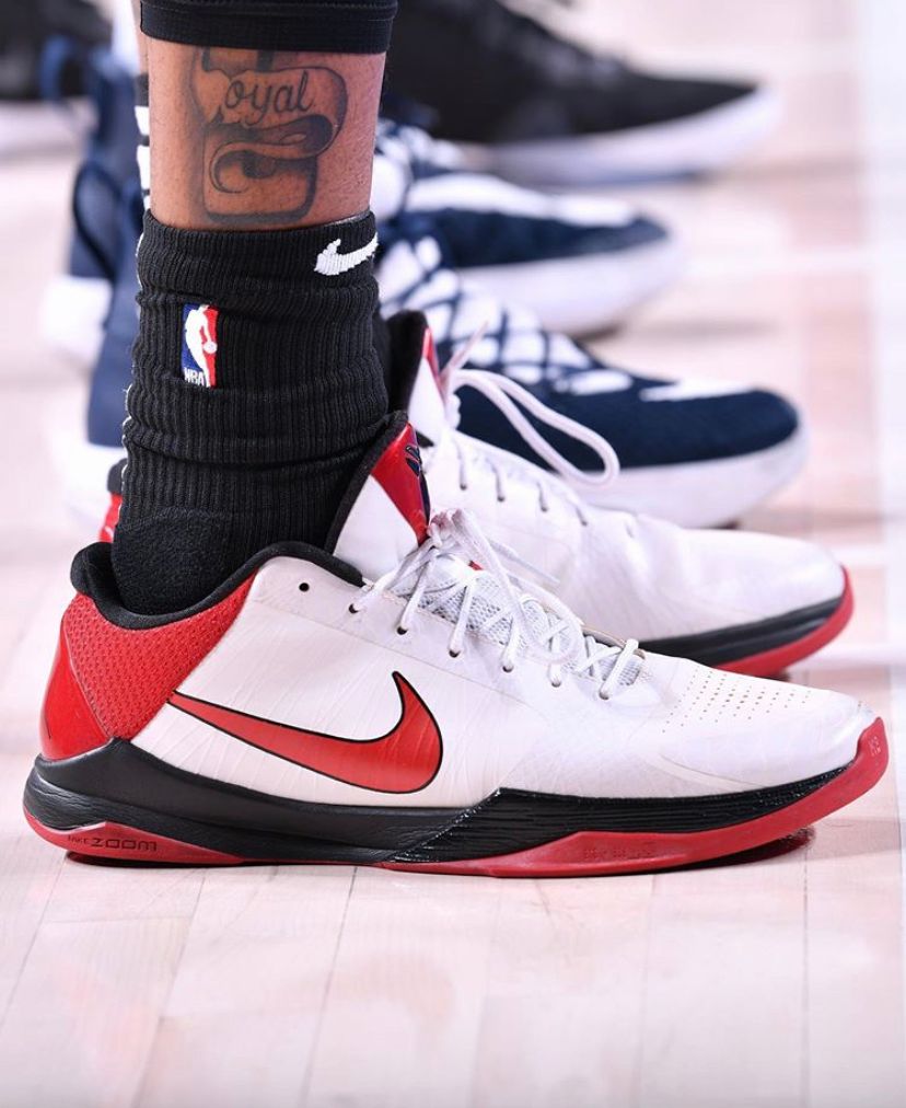 科比上脚4新配色 (欧文上脚科比特殊配色)