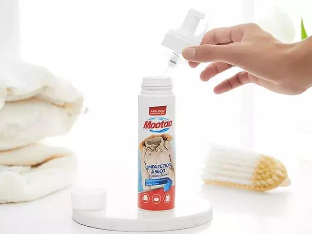 脏羽绒服真的可以一喷去污吗,羽绒服上的毛领脏了正确洗涤方法