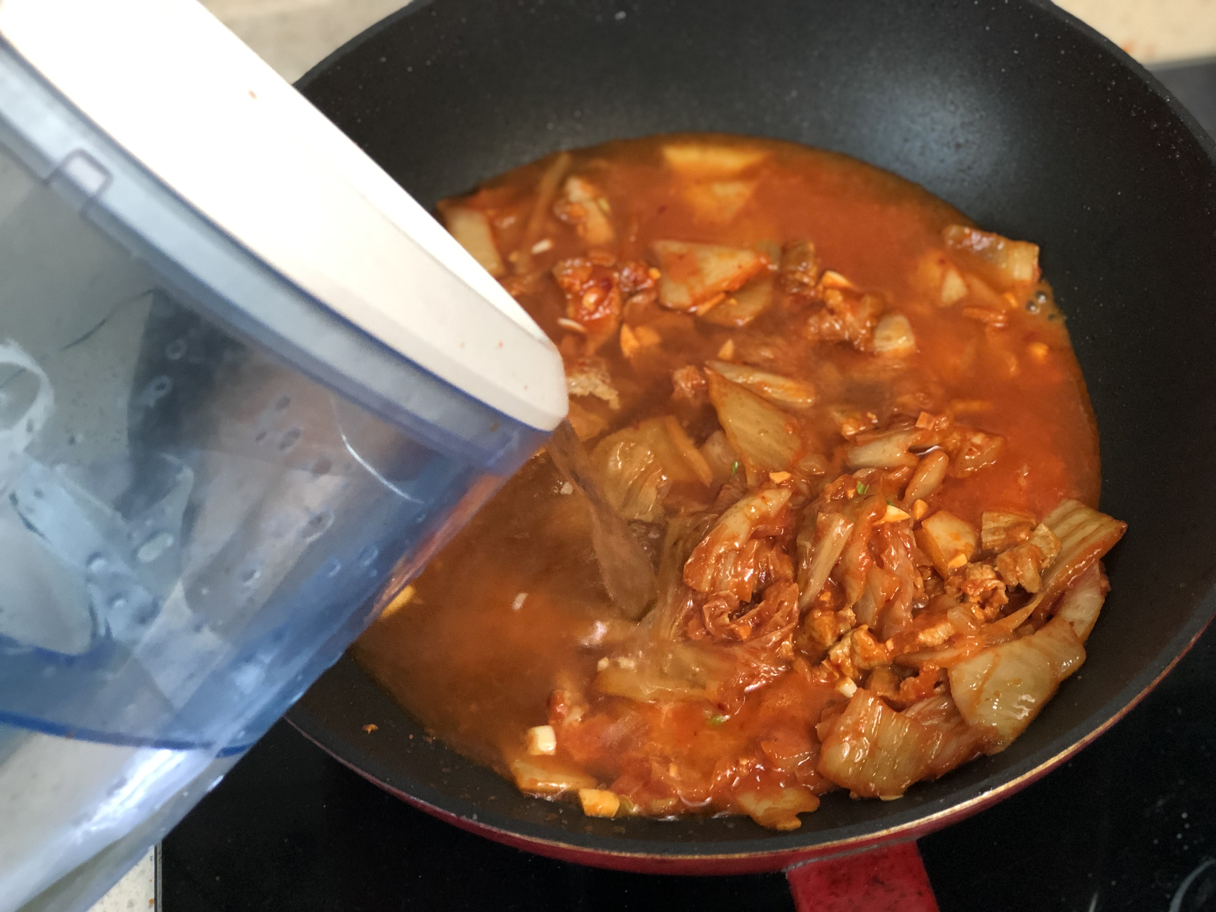 泡菜汤最正宗的做法,泡菜汤的正宗做法不用豆腐