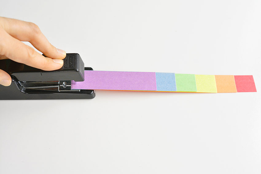 幼儿园手工制作彩虹花,幼儿园彩虹彩纸手工制作