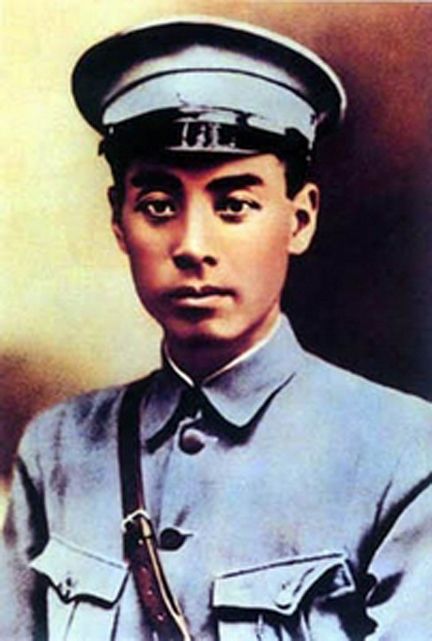 十大元帅40岁时是何身份：林彪是司令，陈毅是军长，贺龙挖野菜