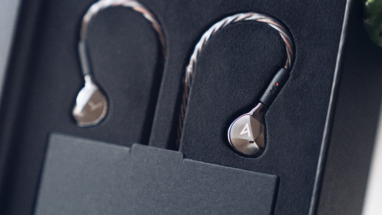 声学艺术品,AstellKernAKT9iE特斯拉动圈耳机听音谈