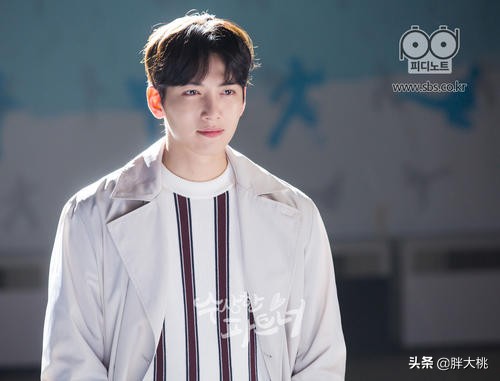 韩剧腹肌美男图片,欧巴腹肌韩剧