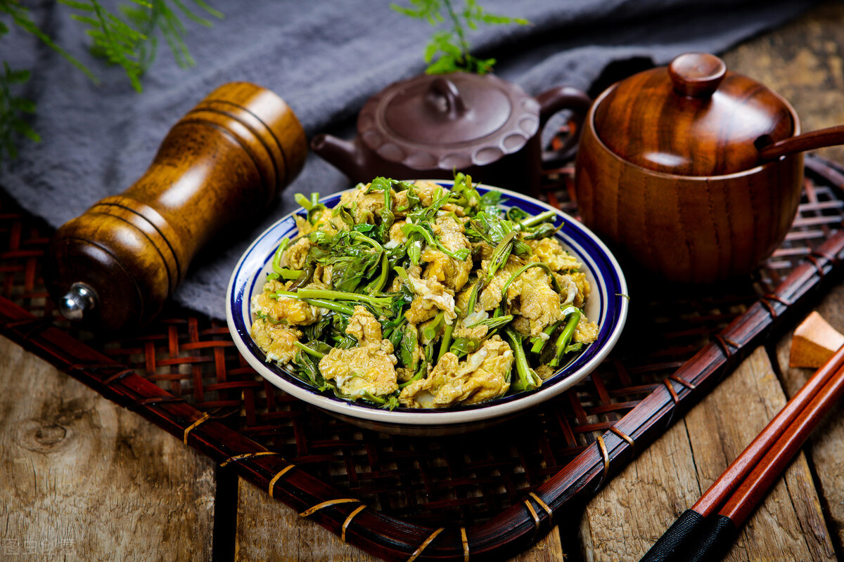 核桃香椿傻傻分不清楚,怎么通过树来辨认香椿和臭椿