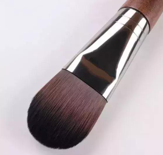 素颜但又很好看的妆容,高级感素颜妆容简单自然教程