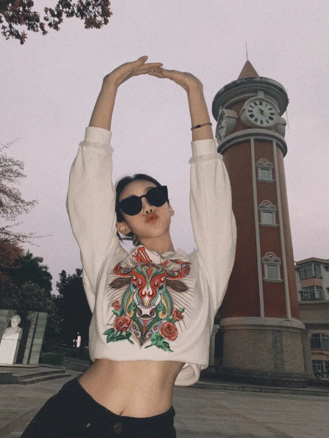 女生都是用美颜相机拍照吗,女生用美颜拍照好看吗