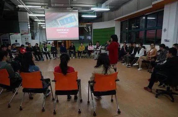 大学校园网络有多强？浏览网站的学生被警告，堪称“公开处刑”