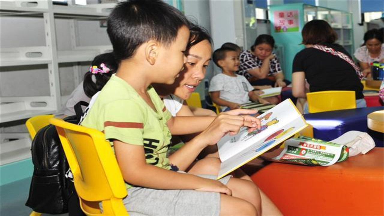 被父母排挤怎么办,孩子被排挤孤立家长该怎么做