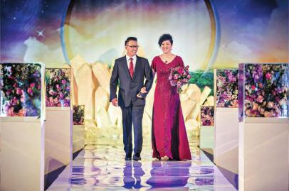 郎平的坎坷情史，为国家体育事业2次放弃爱情，年过半百终获幸福