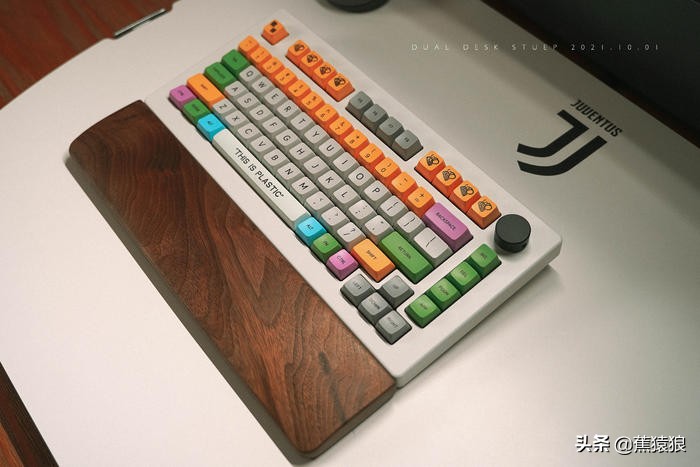 不到半年时间，接着折腾优化桌面，再SHOW一次