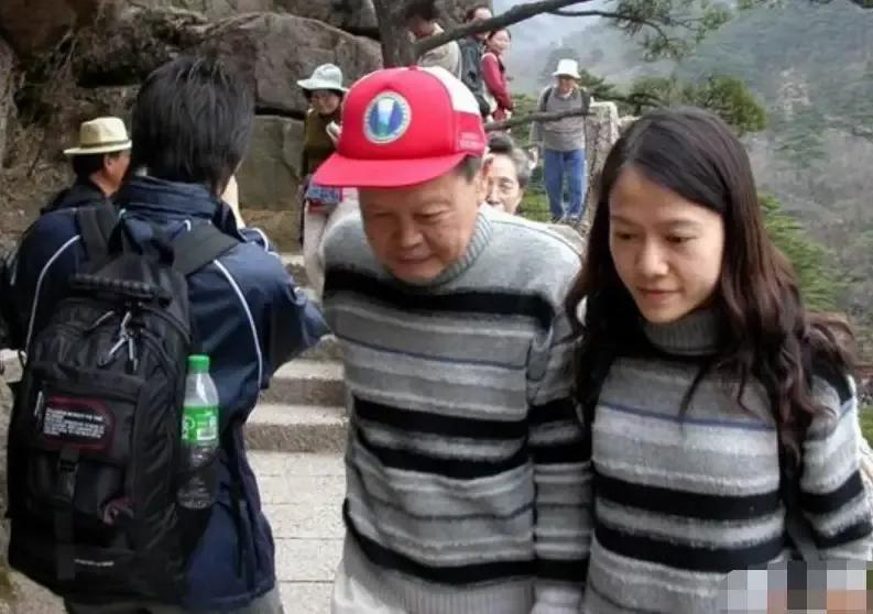 95岁的杨振宁和45岁的翁帆,杨振宁和翁帆的忘年恋现状怎样