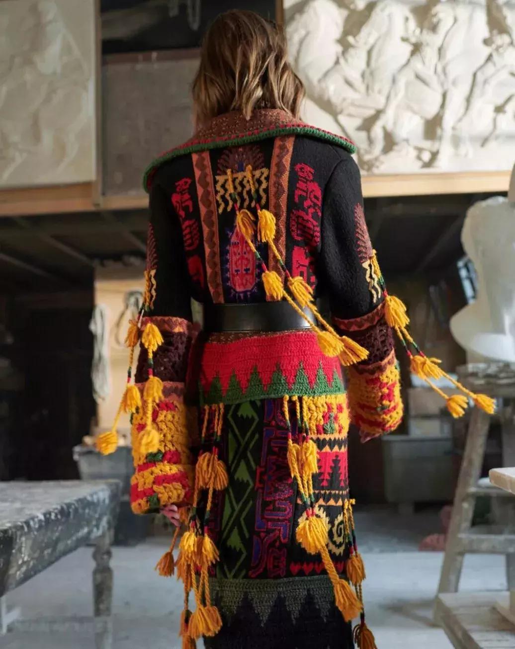 想要冬天穿出高级感,冬天围巾这样系简单又时尚好喜欢