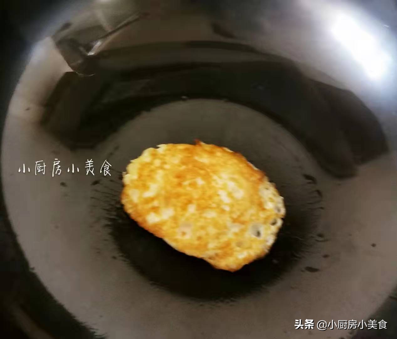 铁锅煎嫩鸡蛋,鸡蛋怎么煎才不会粘锅