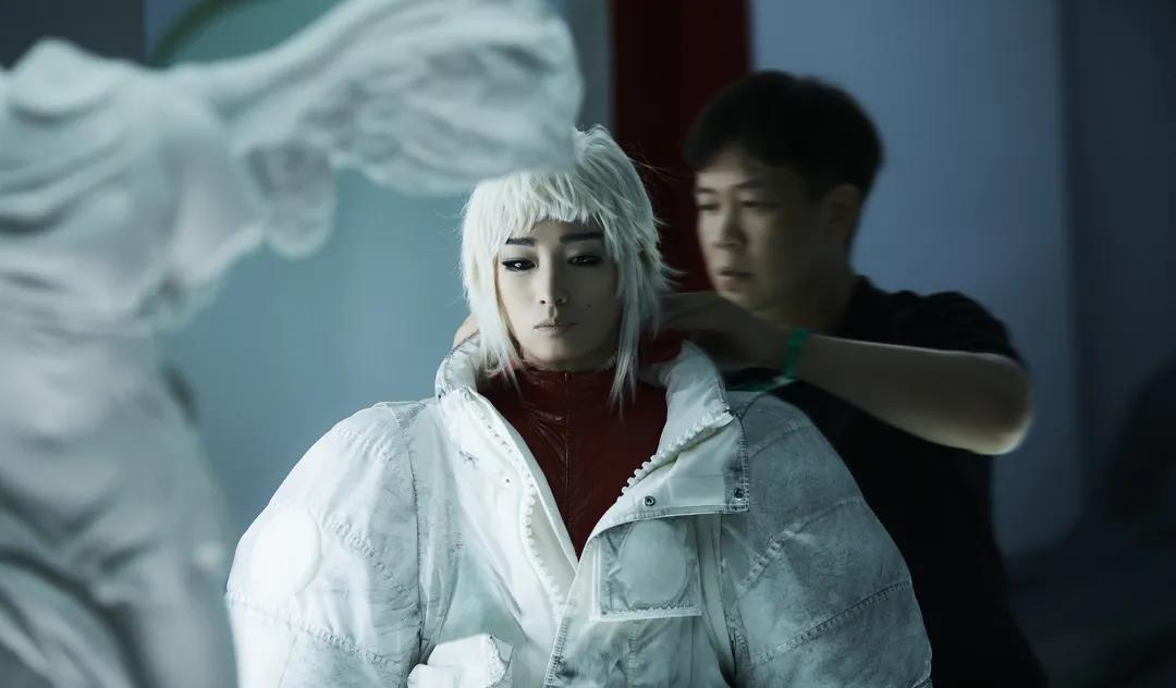 为了巩俐这一天的拍摄，我们足足准备了5个月