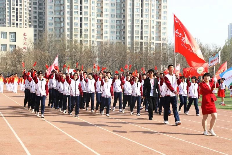 连破四项纪录！高新区中小学生田径运动会精中健儿成绩斐然