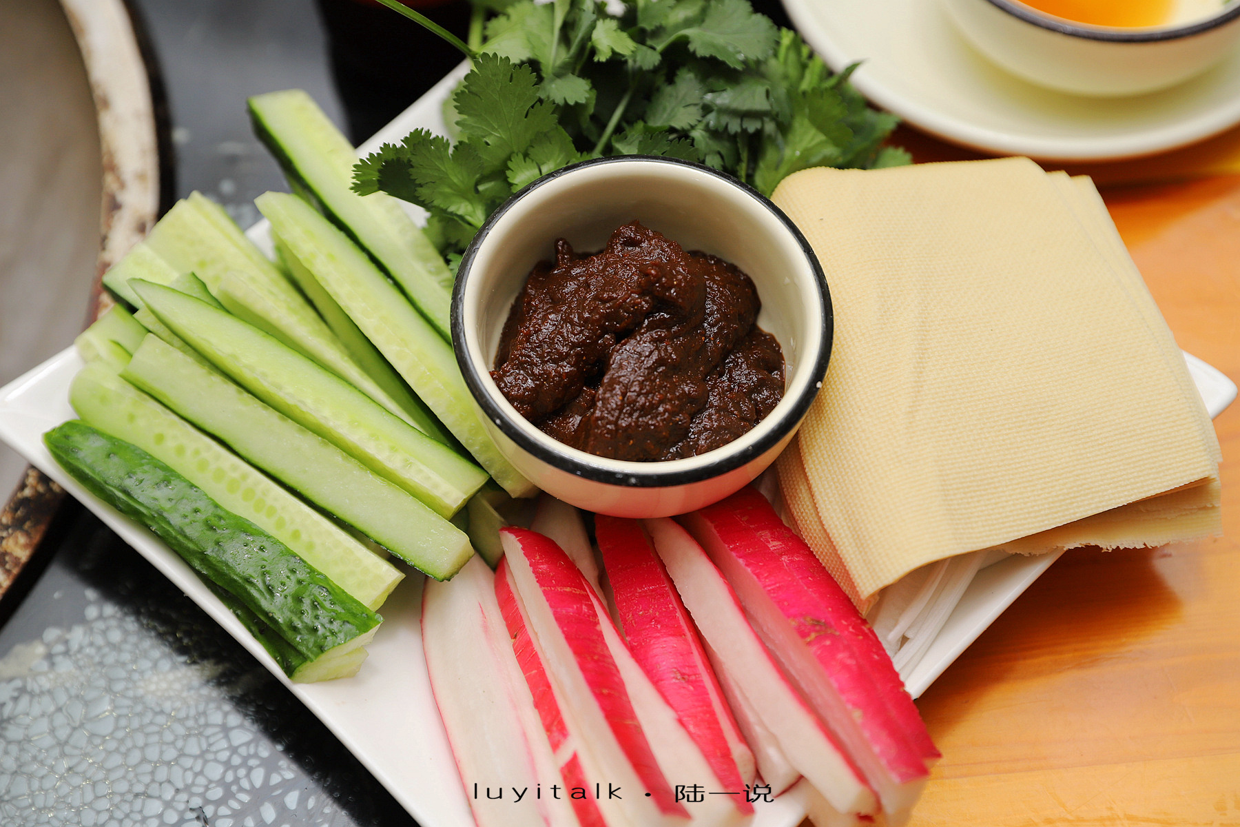 火遍天下东北铁锅炖,舌尖上的美食东北铁锅炖鱼