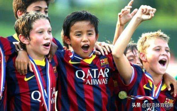 19岁日本天才接班梅西？教练+队友狂赞：他的左脚是上帝的礼物