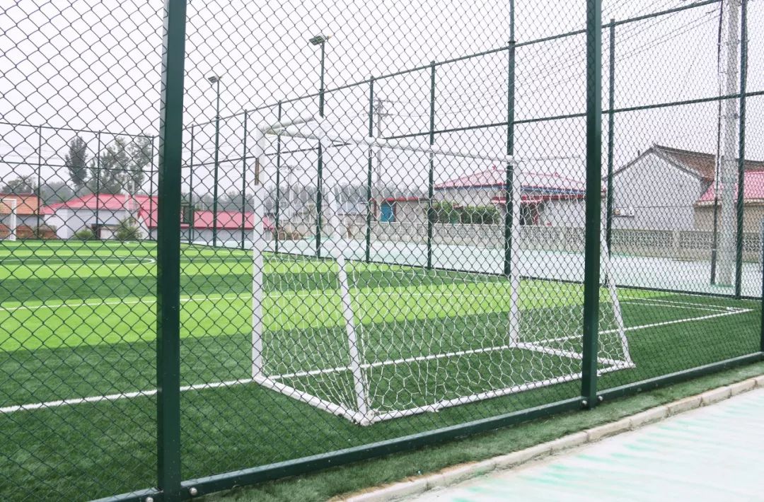 顺义滨河公园足球场,顺义小坑