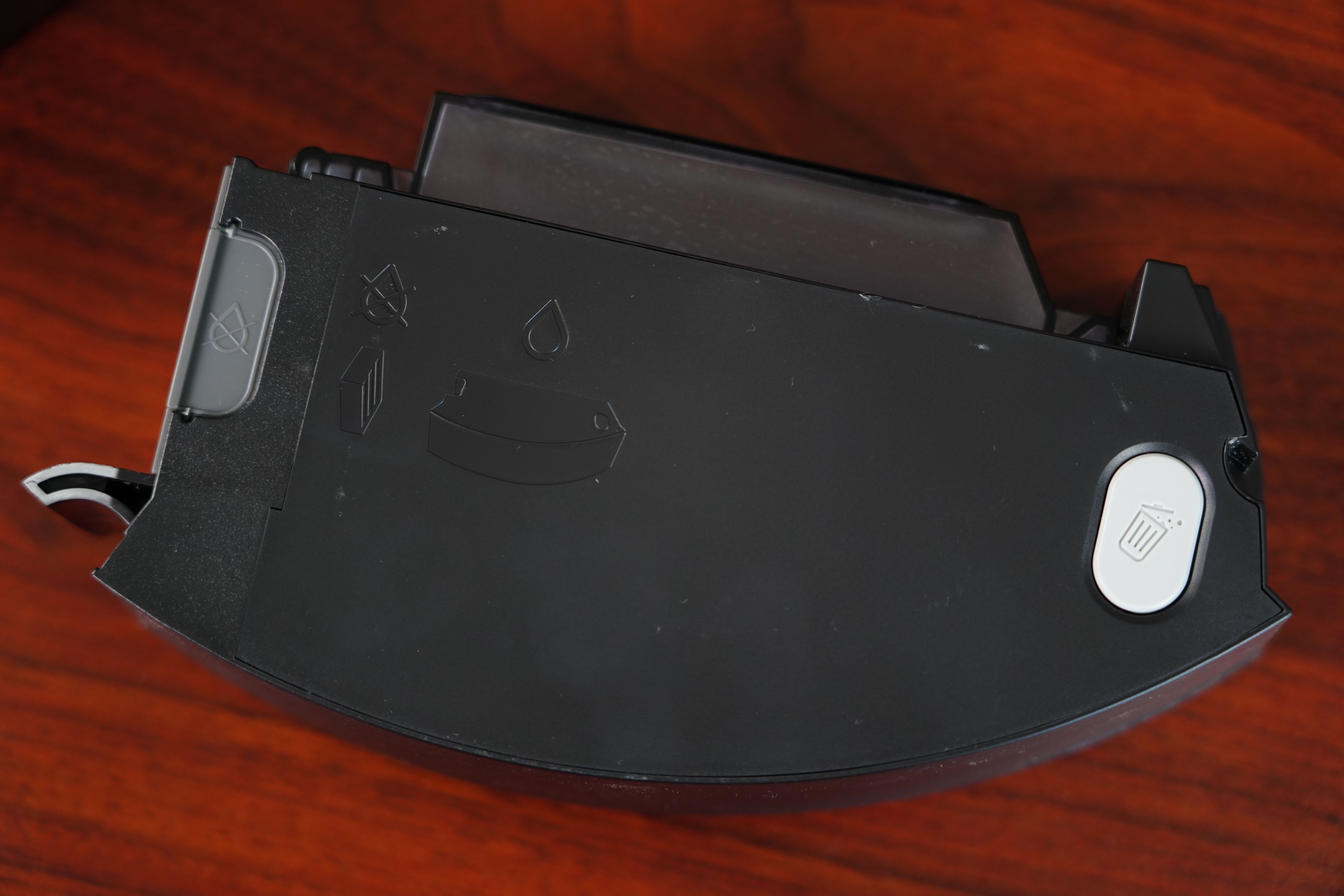 iroboti4扫地机器人使用教程,自动集尘扫地机器人清洁