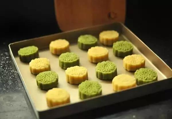 夏天自制绿豆糕可以不放冰箱吗,夏天要多吃绿豆教你在家做绿豆糕