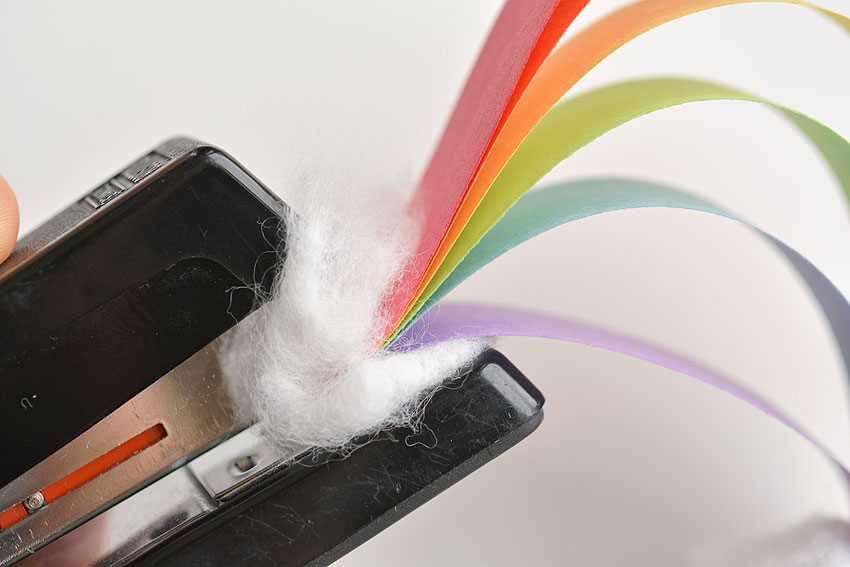 幼儿园手工制作彩虹花,幼儿园彩虹彩纸手工制作