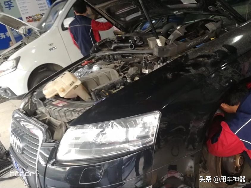 发现4机滤底座漏防冻液,机滤没拧紧导致漏机油维权