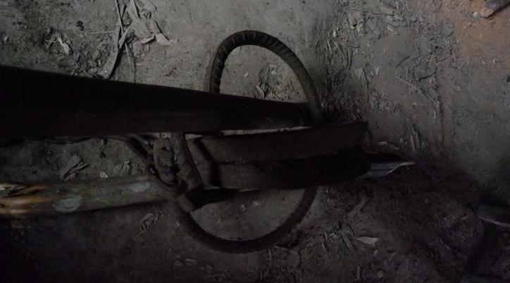 户外踏青驴友必看，伤人的野猪夹子预防识别及自我解救的三个方法